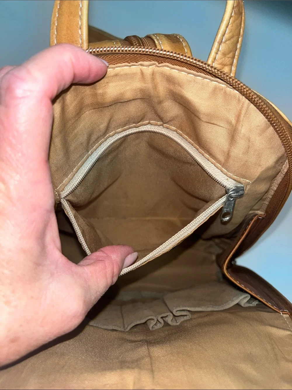 Classic Tan Leather Backpack / Converts Shoulder Bag